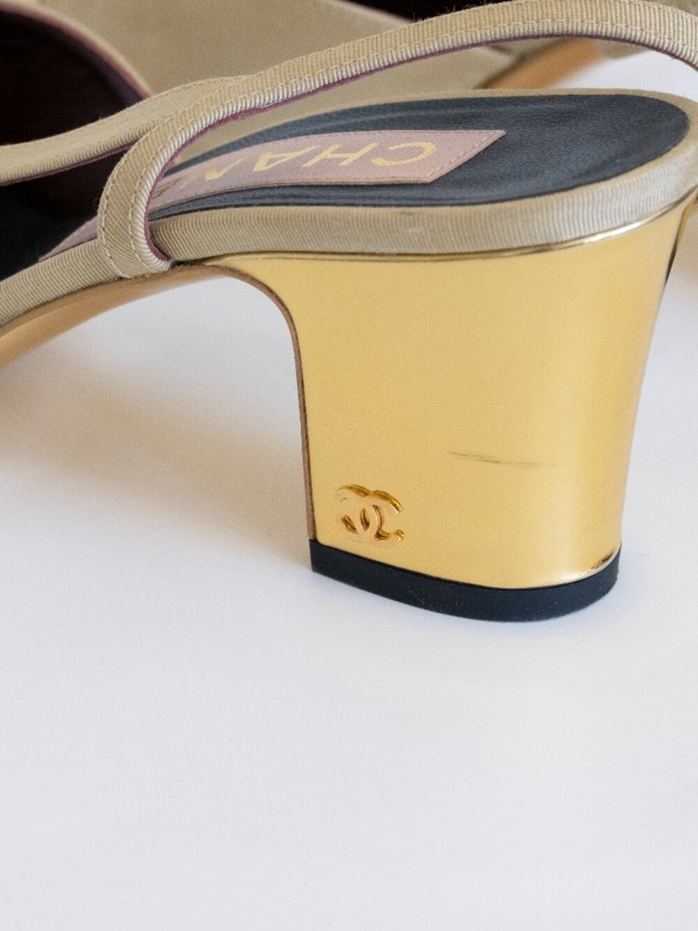 CHANEL Limited Edition Runway Linen and Gold Slingback Pumps Size 36 - Picture 7 of 9